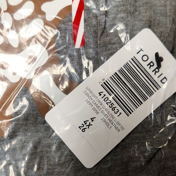 ❤️NWT VINTAGE TORRID TEE - CHRISTMAS SANTA GINGERBREAD MAN SKELETON - PLUS SIZE - Picture 11 of 15